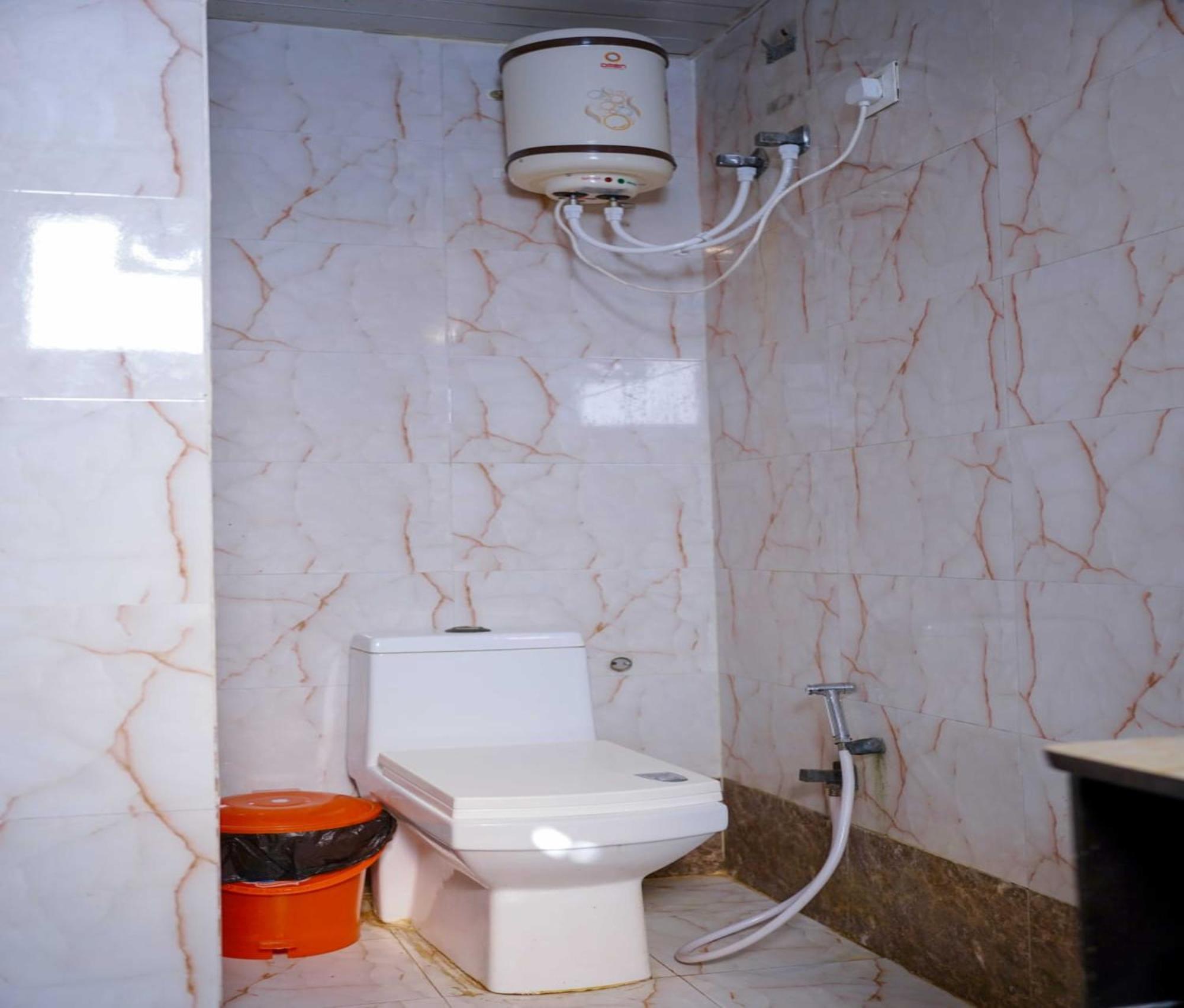 Vrindavan Dreams Hotel And Suites Exterior photo